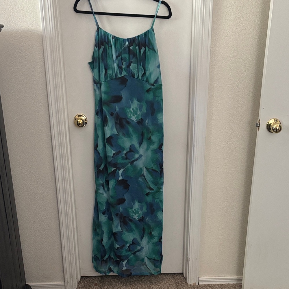 Elegant Blue Floral Maxi Dress